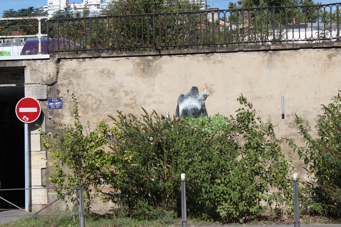 big ben street art - le gorille B 2016
